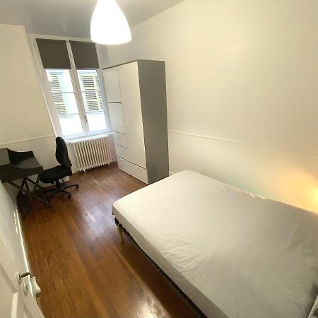 Floydroom'S Pau Chambre Hotes Dans Appartement Partage Proche Chateau Exteriör bild