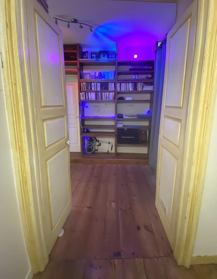Floydroom'S Pau Chambre Hotes Dans Appartement Partage Proche Chateau Exteriör bild