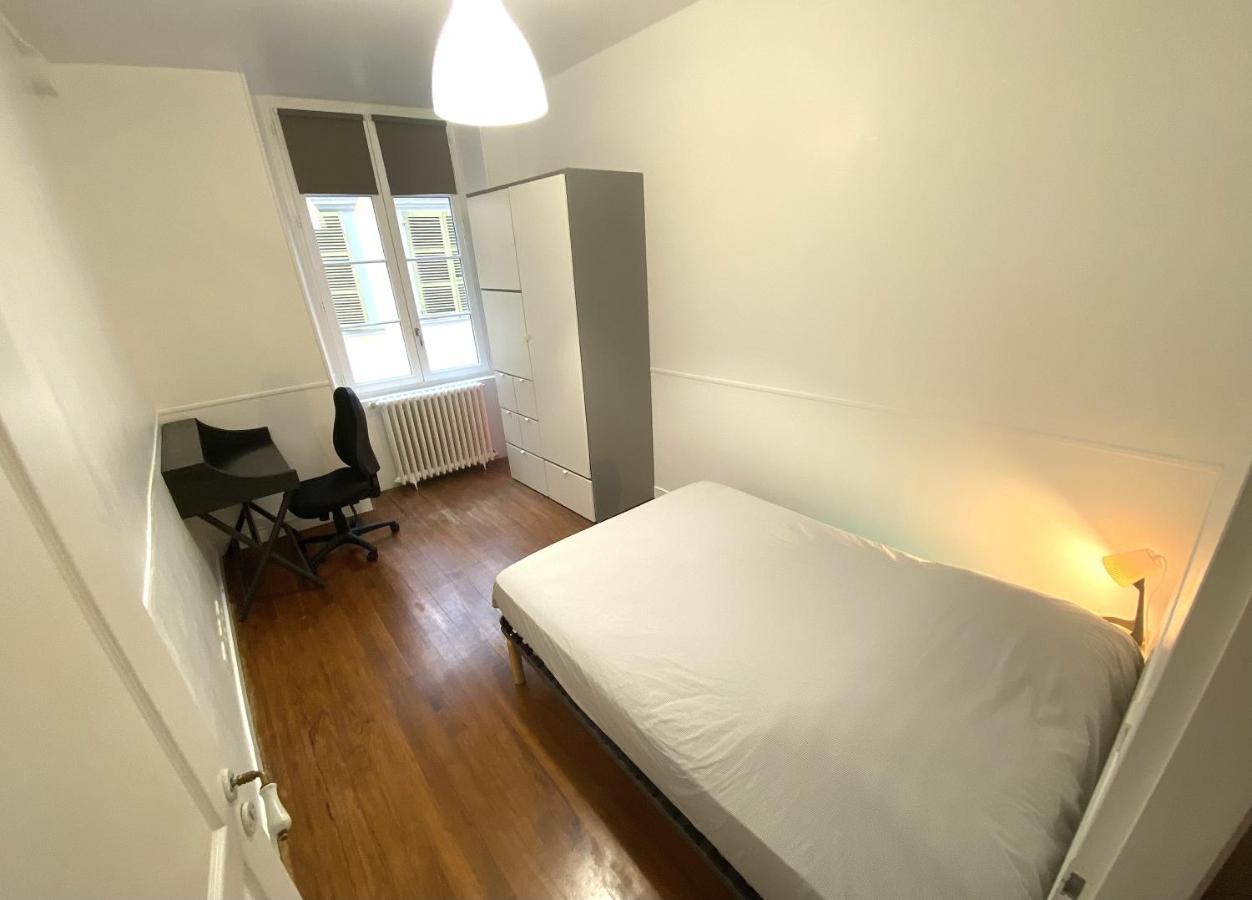 Floydroom'S Pau Chambre Hotes Dans Appartement Partage Proche Chateau Exteriör bild