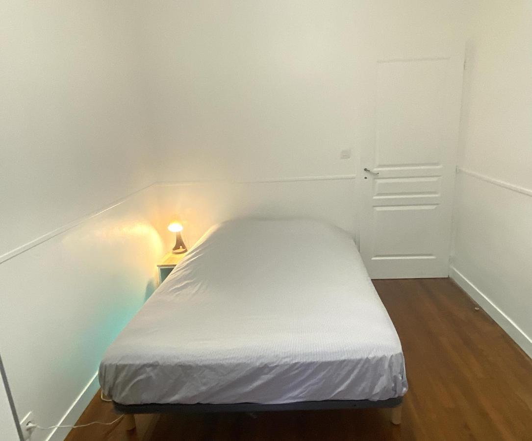 Floydroom'S Pau Chambre Hotes Dans Appartement Partage Proche Chateau Exteriör bild