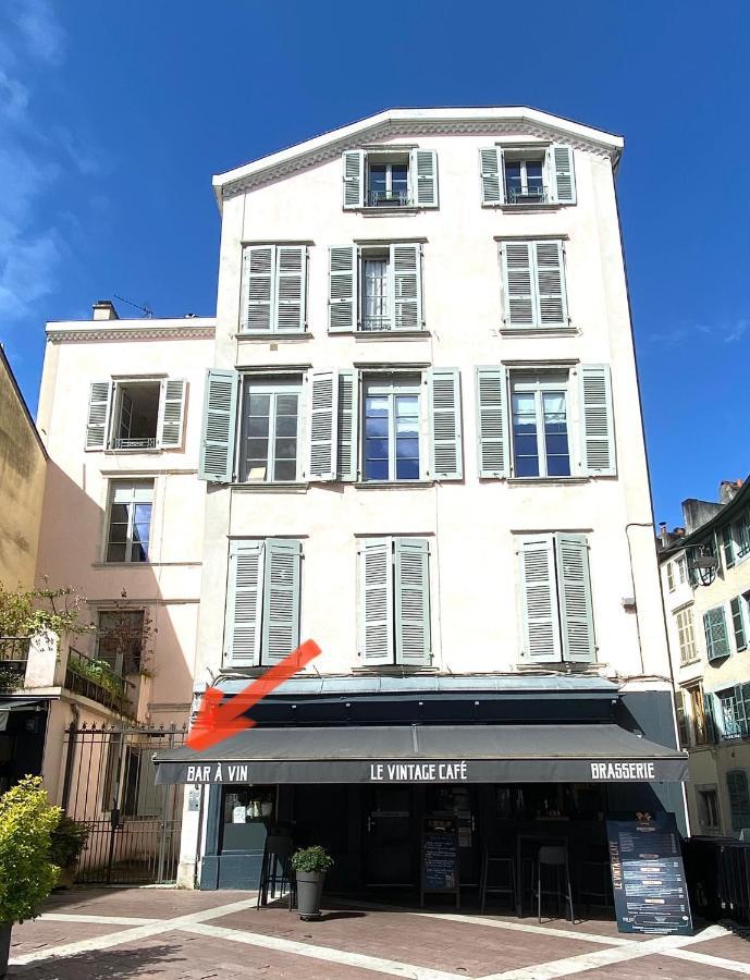 Floydroom'S Pau Chambre Hotes Dans Appartement Partage Proche Chateau Exteriör bild